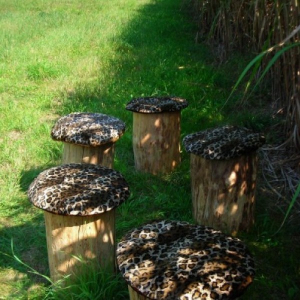 Baumstammhocker ohne Kissen 